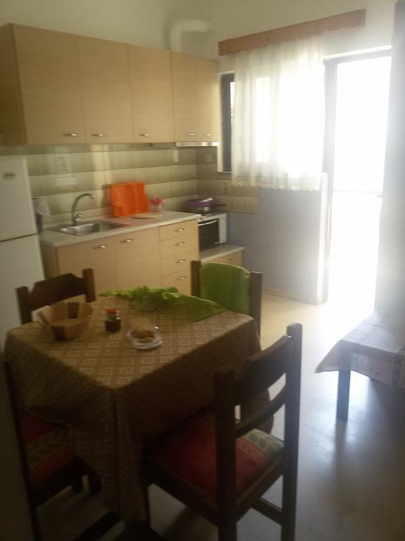 Hotel Μixalareas Αpartments Kyparissia Zimmer foto