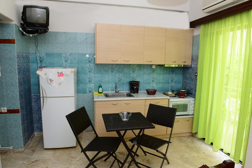 Hotel Μixalareas Αpartments Kyparissia Zimmer foto